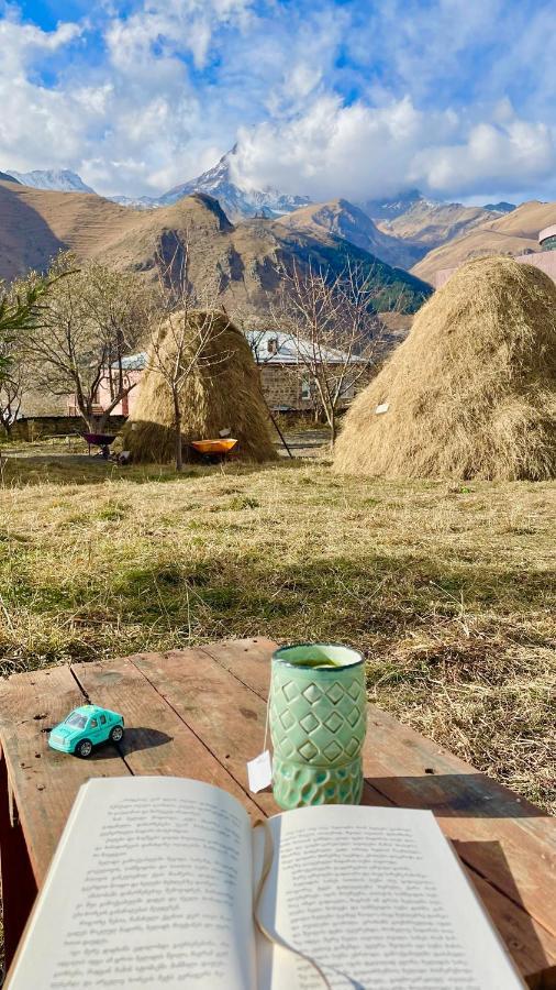 Hotel Piligrim Kazbegi Exterior foto